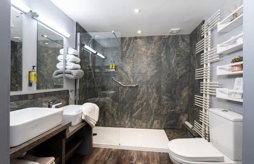 Scenery Hill Hideaways The Coach House Charming Retreat with Jacuzzi and BBQ Hut Near the Lake District - Foto 37