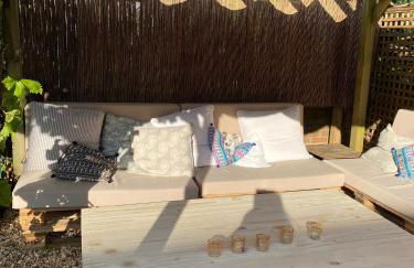 Eclectic Barn - Pergola & Dog-Friendly Garden - Photo 19