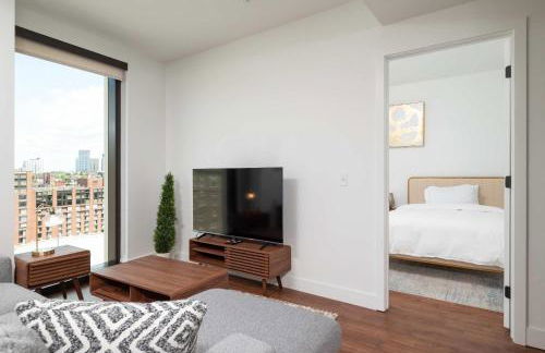 Back-Bay Lux Central 2BR Condo with Rooftop and Parking - Foto 19