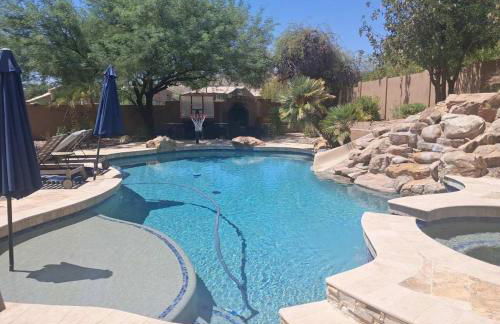 Desert Paradise Pool Spa Pickleball Putt Green - Foto 58