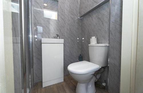 Thameside Terrace - 4Bed 3Bath near Purfleet train station - Photo 10