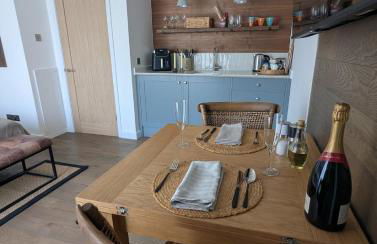 Saltwater Lodge - Air Conditioned 75yrd to the sea - Photo 50