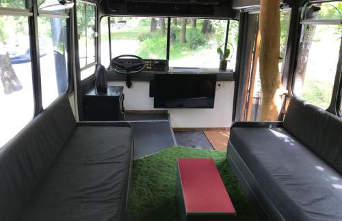 Bus atypique au bord du canal du midi et au cœur d'une forêt 2 chambres - Foto 36
