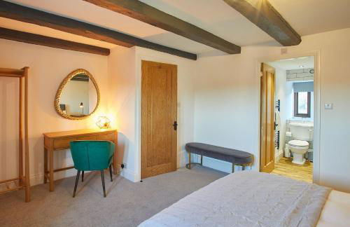 Host & Stay - The Coach House - Photo 16