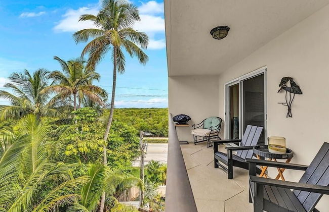 Updated Unit With Beautiful Florida Bay Sunsets 1 Bedroom Condo by RedAwning - Photo 27