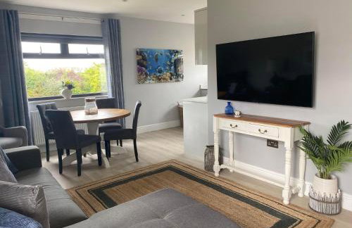 The Annexe Porthcawl Pet Friendly 2 Bedroom Flat with King Size bed bunk beds and sofa bed sleeps up to 5 people - Photo 6