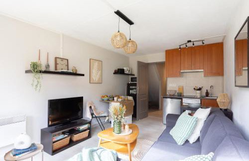 Studio 24 m2 - Classé 2 étoiles - LA MONGIE TOURMALET - Pied des Pistes - Balcon Plein Sud - Parking Public - Foto 2