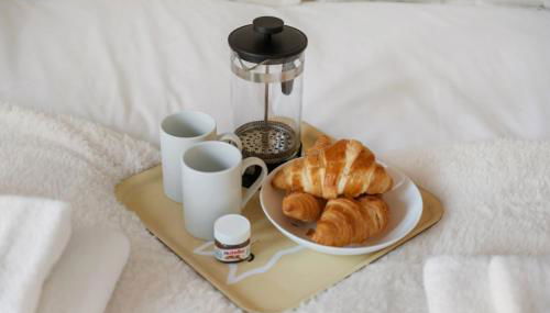 2BR Waterside Flat Parking WiFi Garden & DLR Nearby - Foto 5