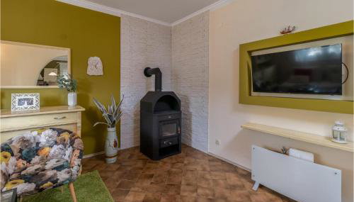 3 Bedroom Beautiful Apartment In Susanj - Photo 4