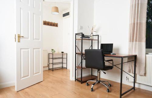 3 Bedroom Home in Central Milton Keynes - Photo 6