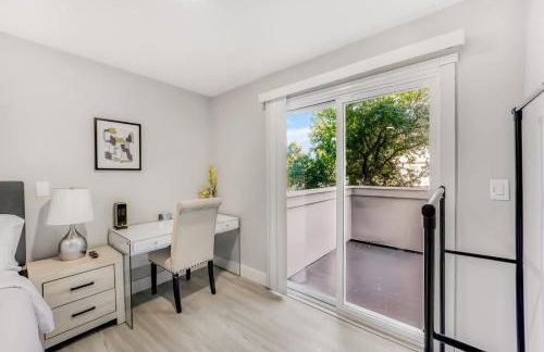 497-Upscale Family Home w AC & Patio near Meta & Stanford - Foto 50