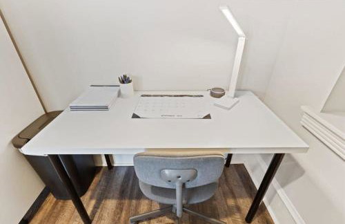 Luxurious 8BR Beach Duplex w Ocean Views - Photo 21