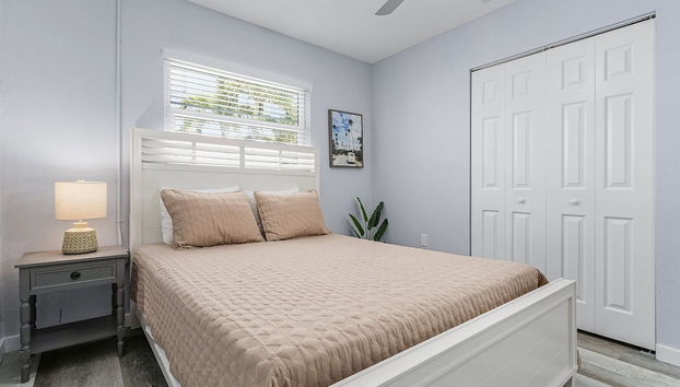 171 Washington ~ Dune Our Thing ~ Unit D ~ Fabulous Pool Home! 2 Bedroom Home by RedAwning - Foto 3, Habitación