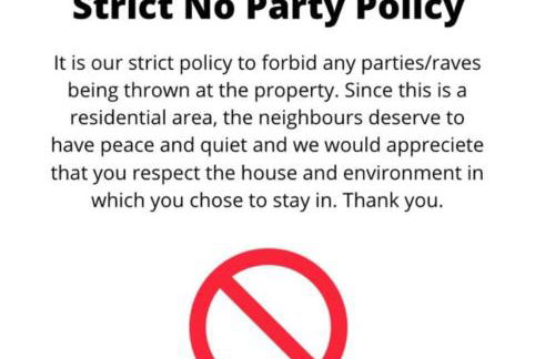 Modern Luxury Home with Spacious Garden close to Warner Bros Studio - Foto 25