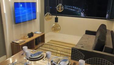 Lindo apto tudo novinho, prédio frente mar - Foto 2