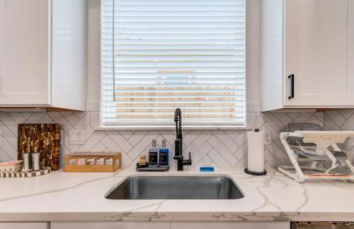 3BD Central Stay | BBQ, Games & Backyard Fun - Foto 25