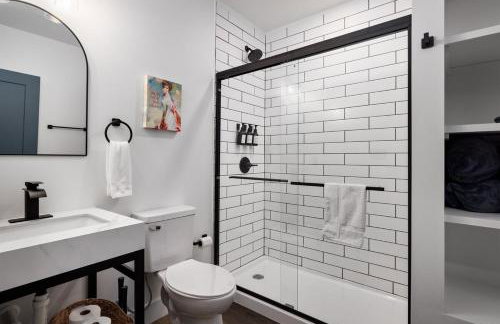 Luxe, Mountain VIEWS, Sauna, HotTub, Pups - Foto 3