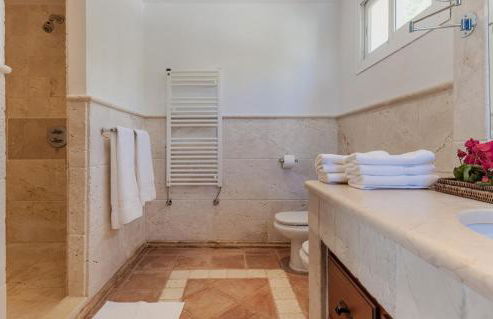 Charming Andalusian-Style Beach Villa - Foto 32