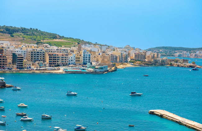 Islet Promenade Studio with Hot Tub and Panoramic Sea Views by GetawaysMalta - Foto 37