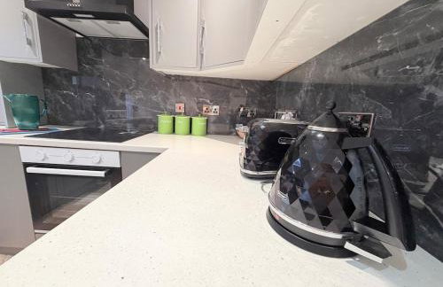 Bright Modern Apartment - Photo 20