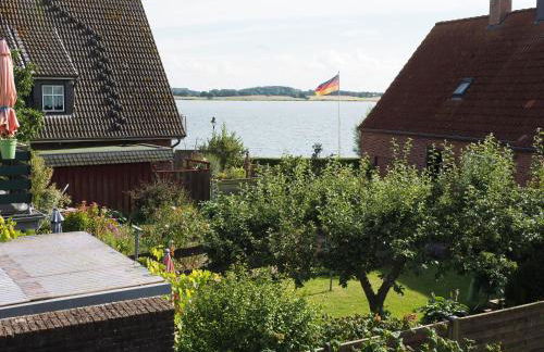 Ferienwohnung mit Balkon und Schleiblick - Foto 1