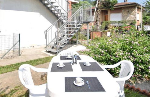 Beautiful Apartment In Piano Di Mommio - Foto 11