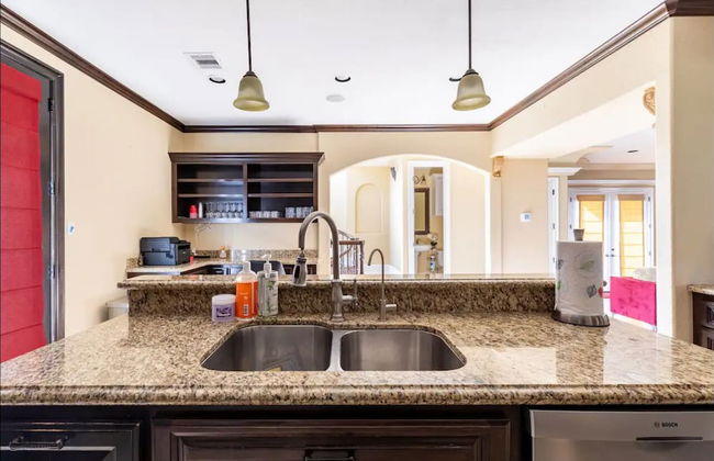 BIZI near Galleria Mall - Foto 18