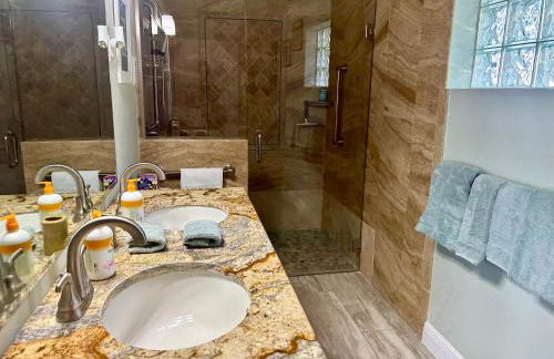 Guest suite - Waterfront -Pool & Hot tub- Walk to Beach - Foto 13