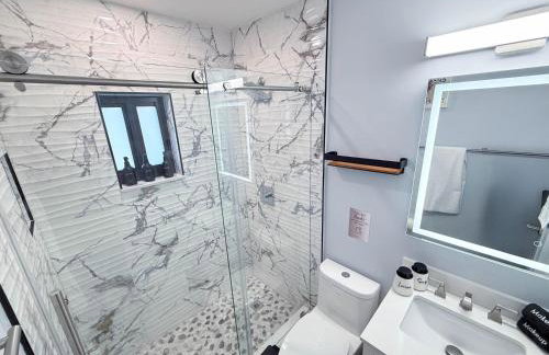 The LuxeLanding MIA- Swimming pool, Oasis Lounge, Mini Golf, BBQ and Hibachi Grill , and Outdoor Games - Photo 33