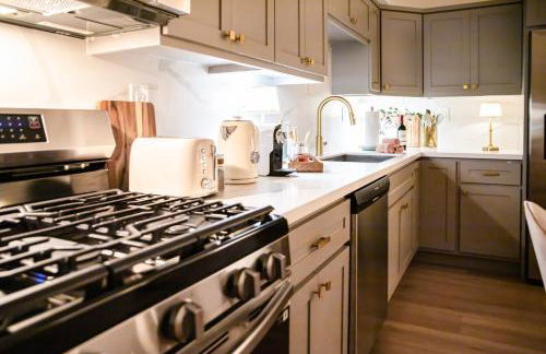 Unique 4-bedroom House 3-levels - Photo 9