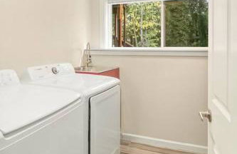 Remodeled Bellevue Family home w AC close to everything - Foto 18