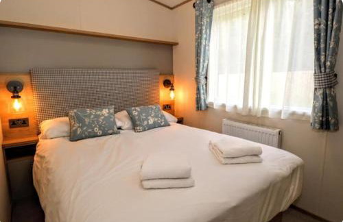 Exquisite Lake lodge in Hoburne Holiday Resort - Valentino Rose Lodge - Foto 33