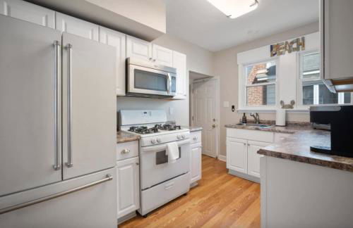 Salt Life Retreat Unit A-2BR/2BA, Heart of Margate - Foto 16