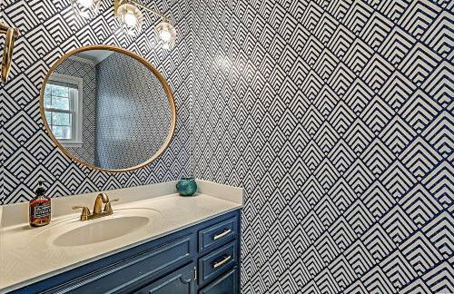 HoneyHomes Hackler Golf Course Home with Amenities - Photo 19