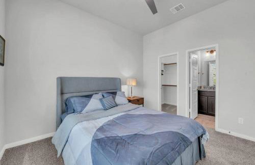 Luxury Retreat in Serene Surroundings, 4 Bedrooms Corporate House, Entire house with full amanities, Convenient location Near Medical Centers and Downtown - Foto 11