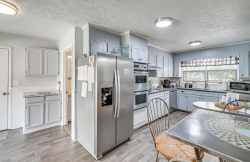 Family-Friendly Riverhouse Fishing and Hot Tub - Foto 12