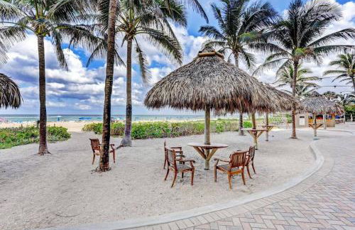 2B Beachfront condo! Pool! Games! 15 mins to PBI! - Foto 1