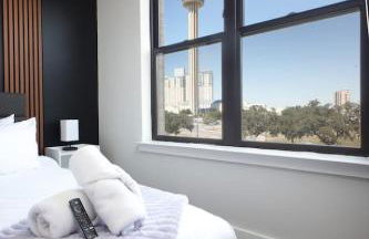 Stylish 2BR w Pool,Gym,Prking-Near Rvrwalk & Dome - Foto 7