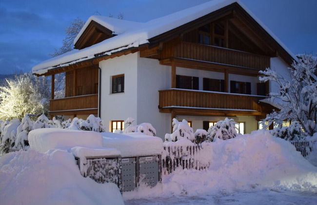 Pleasant Holiday Home With View - Foto 22