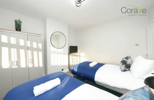 3 Bedroom Luxe Living for Contractors and Families by Coraxe Short Stays - Foto 9