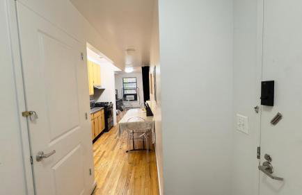 Charming 2BR in Harlem, Steps from Central Park! - Foto 8