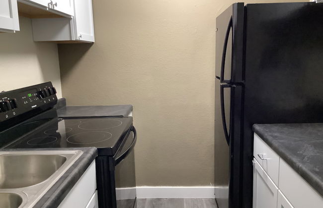 Silver Spur Vintage Inn & Suites - Photo 29