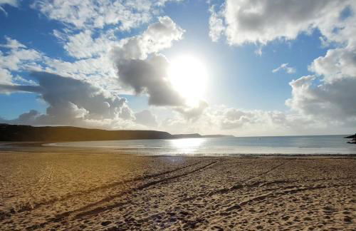 2 BR Beach Woods chalet with parking, 5 mins to beach - Foto 31