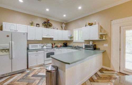 Idyllic Las Vegas Oasis with Outdoor Pool! - Foto 7