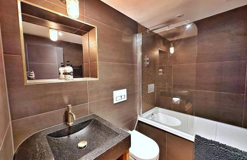 Chy Glynn. Luxury lodge with hot tub and views. - Foto 11