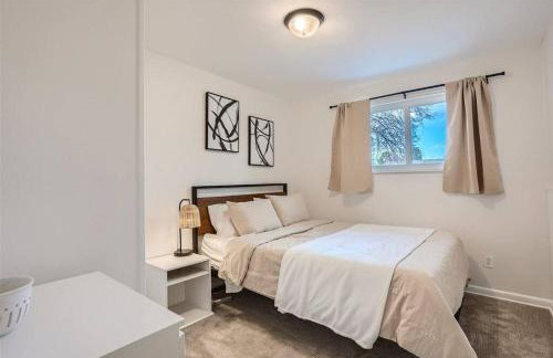 Serene, Spacious Home in Quiet Neighborhood with Fenced Yard - Foto 26