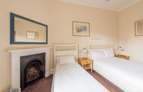 3 bed overlooking meadows park - Foto 28