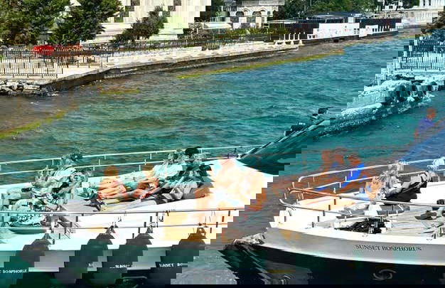 Istanbul Bosphorus Yacht Cruise - Foto 10