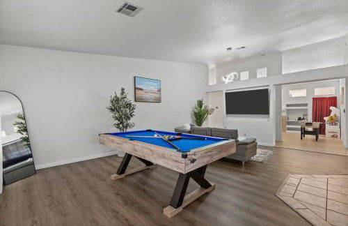 Vegas Retreats Pool, Arcade, Fun, 10min from Airport and the Strip - Foto 35