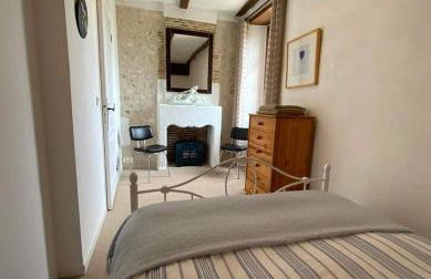 French Farmhouse Retreat with pool & superb views. - Foto 18